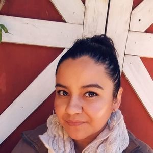 Meet your Posher, Ester